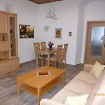 Im Vierseitenhof Linke * אנברג - בוכהולץ
