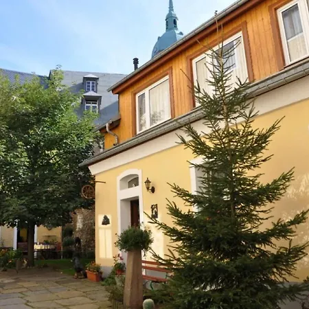 Im Vierseitenhof Linke * Annaberg-Buchholz