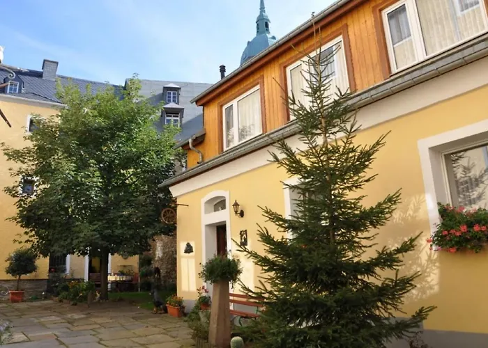 Im Vierseitenhof Linke * Annaberg-Buchholz